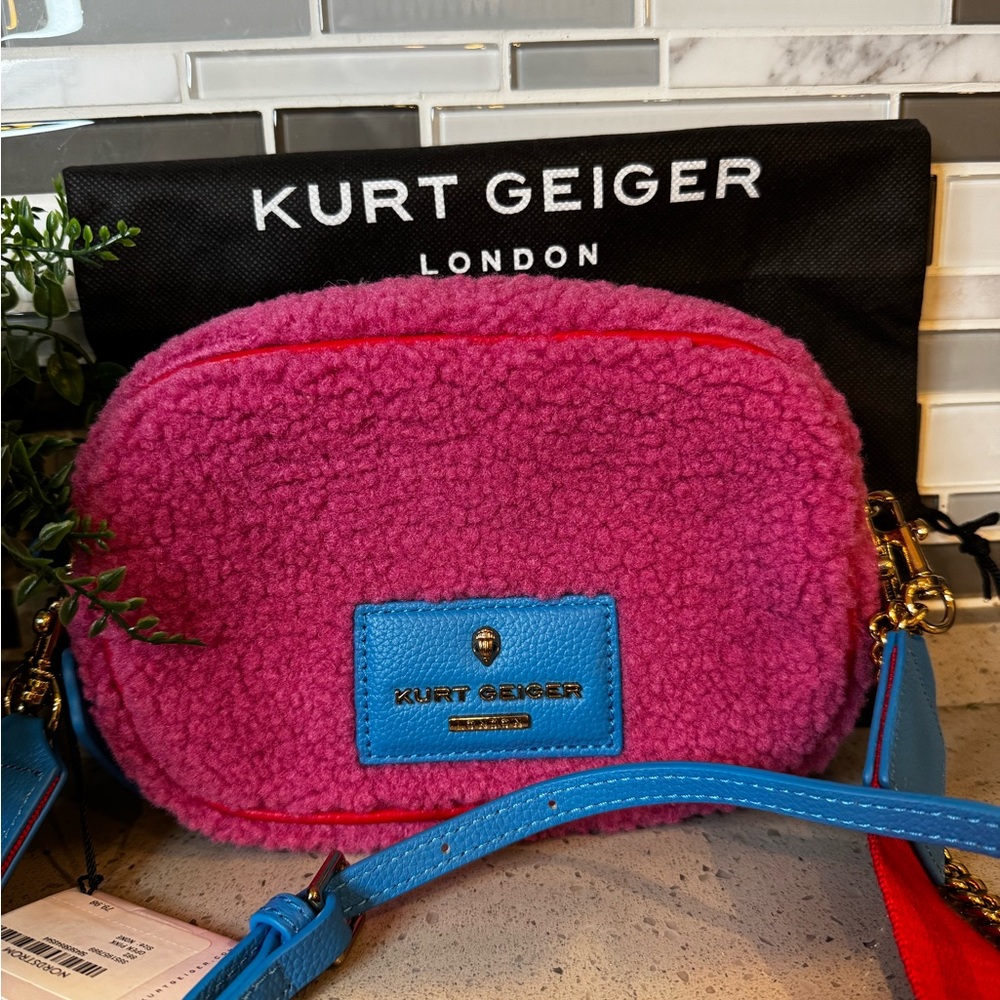 KURT GEIGER - Chiswick High Pile Fleece Camera Bag - Picture 2 of 4